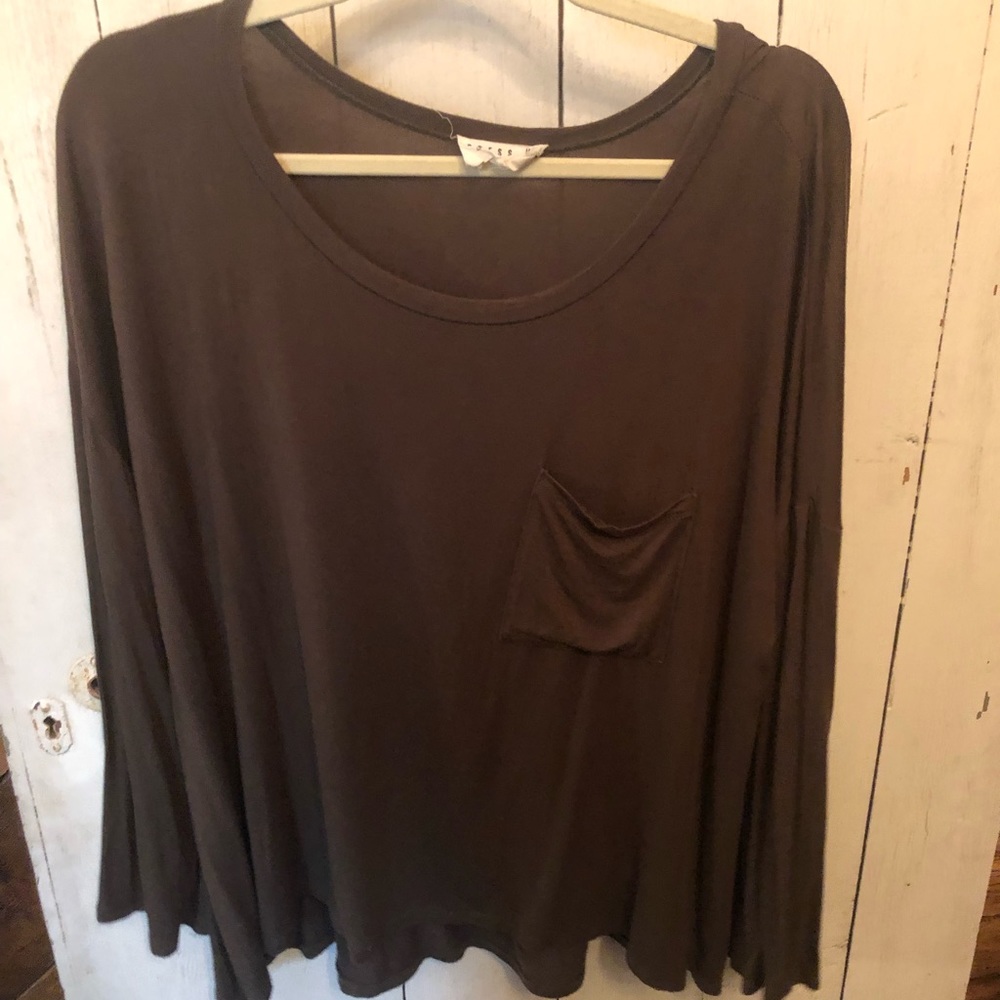 greyish green long sleeve pocket shirt